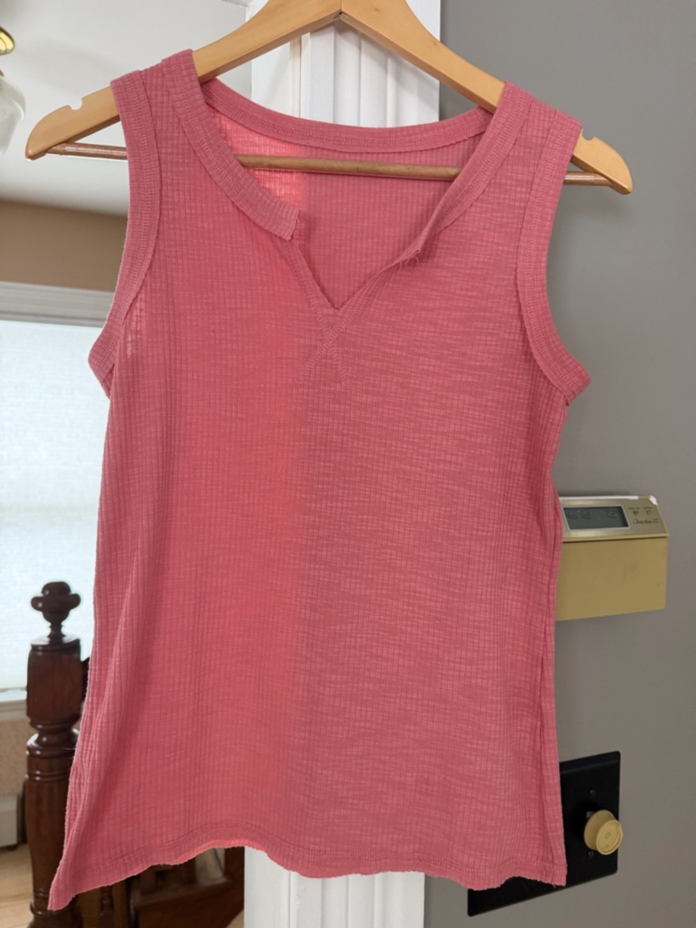 Classic Ribbed V-Neck Tank Top - Pink